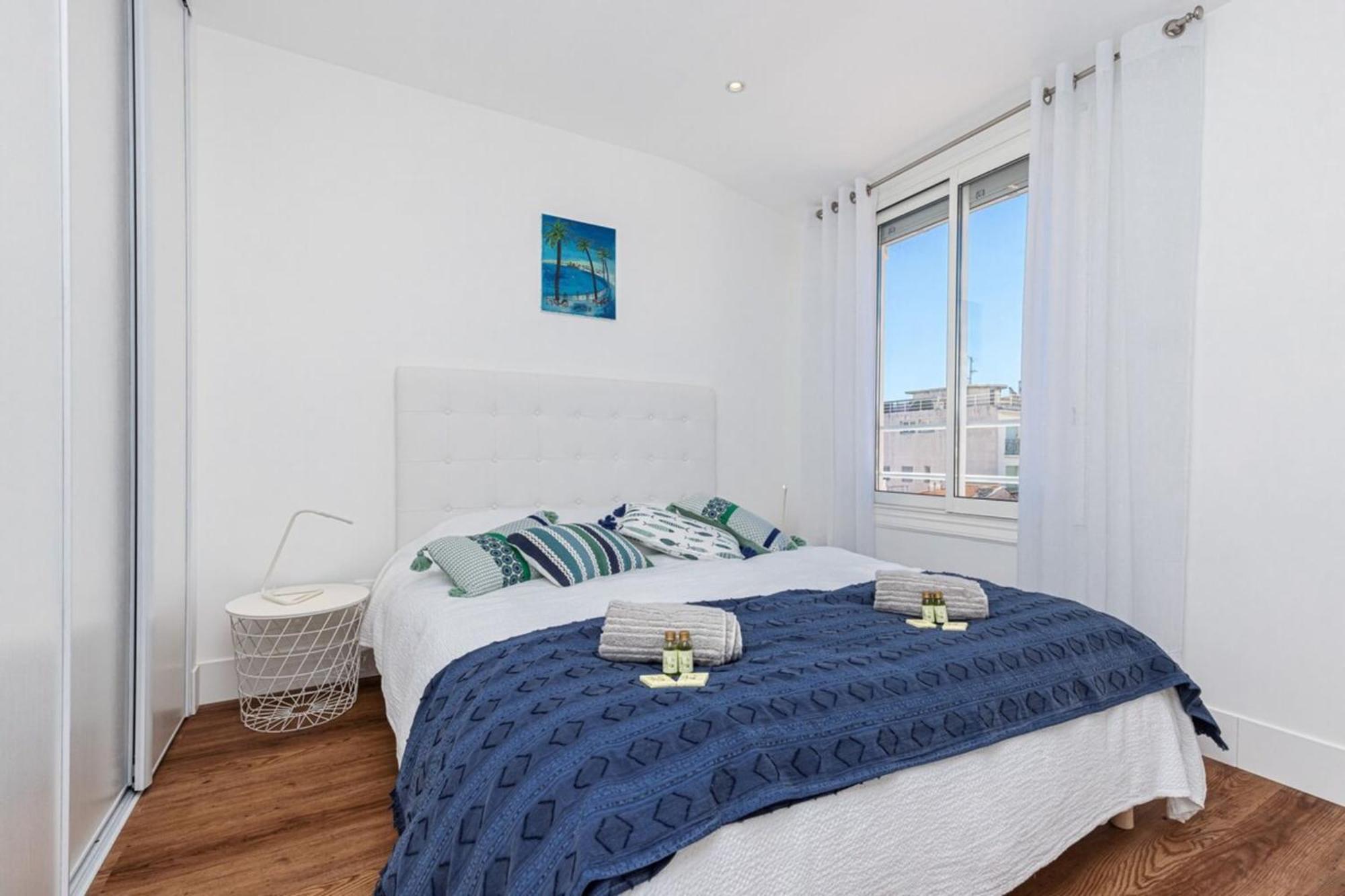 Spitalieri- Sunny Terrace With View -new Leilighet *